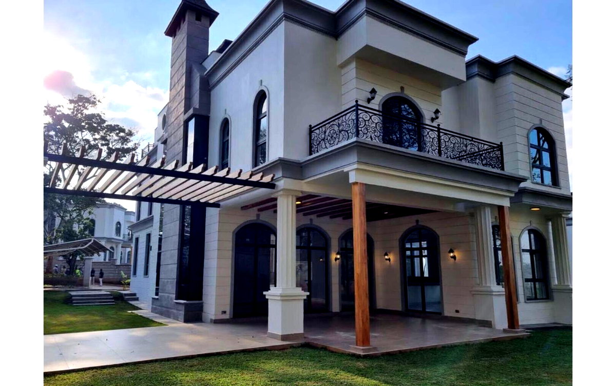 5-Ensuite Townhouse with Clubhouse & Heated Pool - Loresho