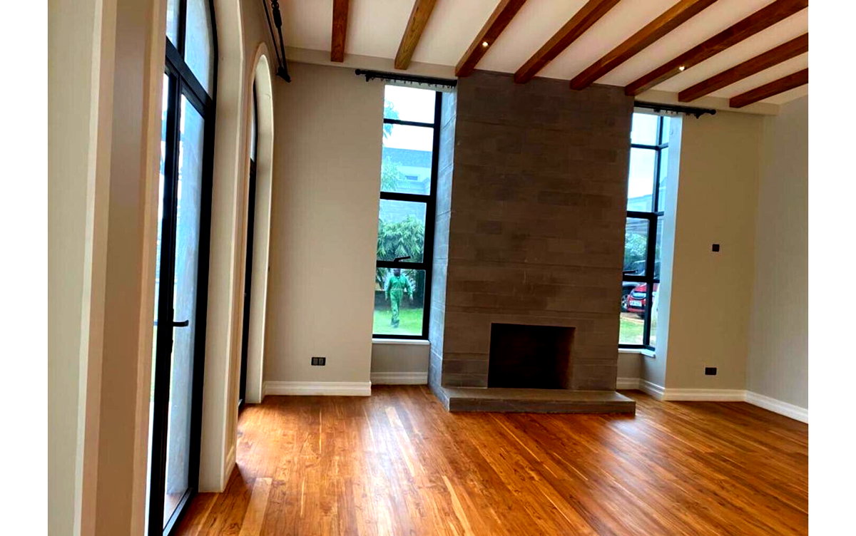 5-Ensuite Townhouse with Clubhouse & Heated Pool - Loresho
