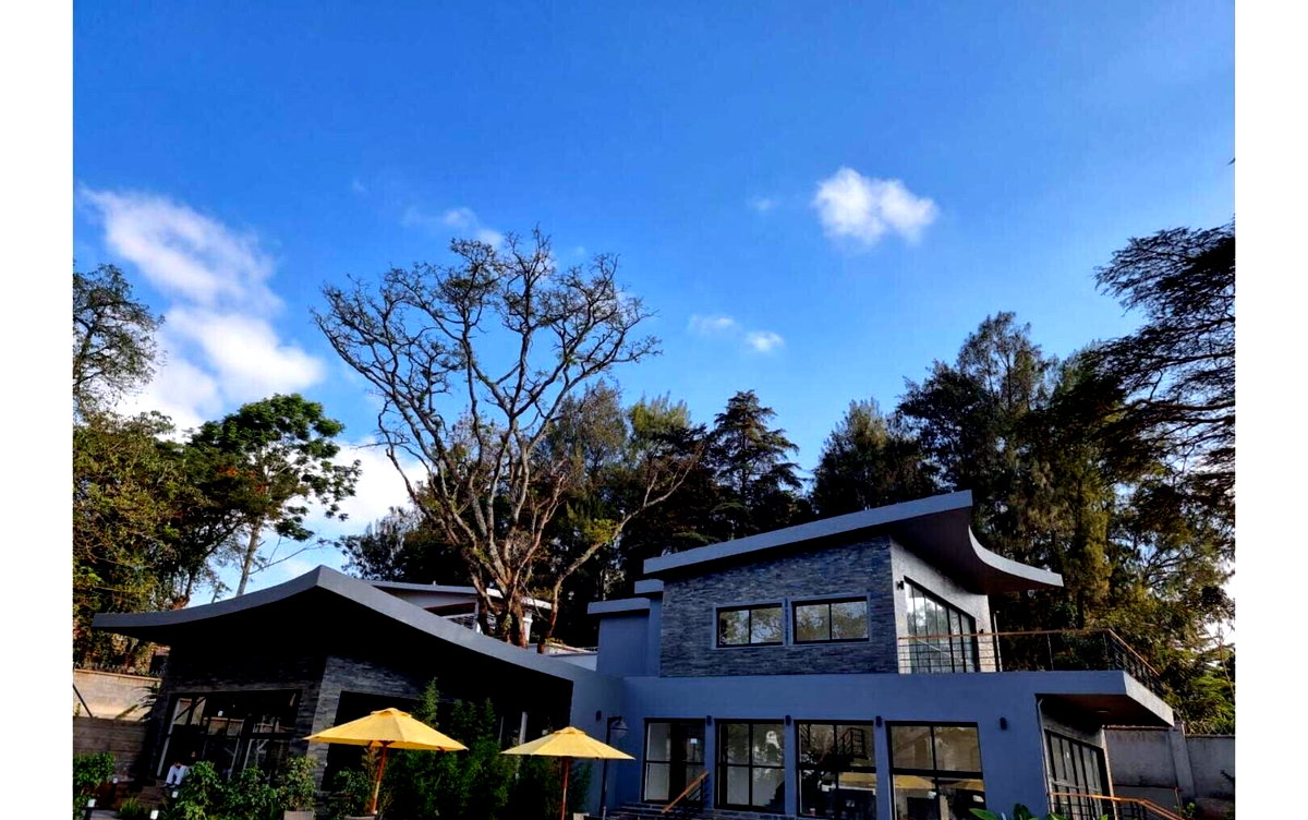 5-Ensuite Townhouse with Clubhouse & Heated Pool - Loresho
