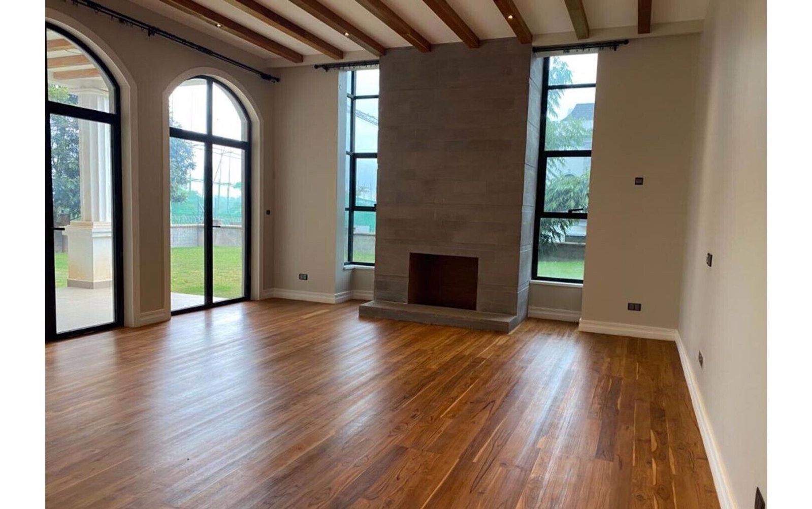 5-Ensuite Townhouse with Clubhouse & Heated Pool - Loresho