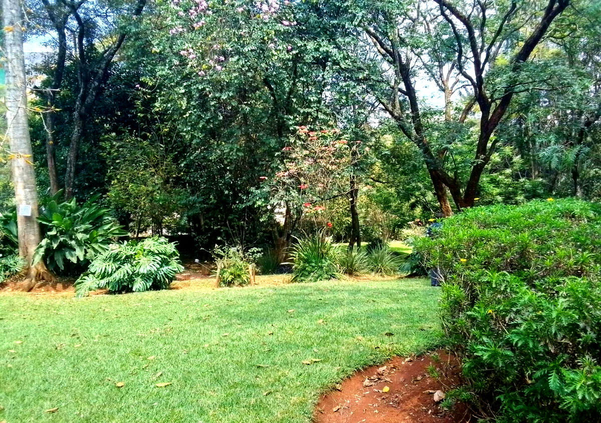 0.9 Acre Lavington Plot for KSh 190M
