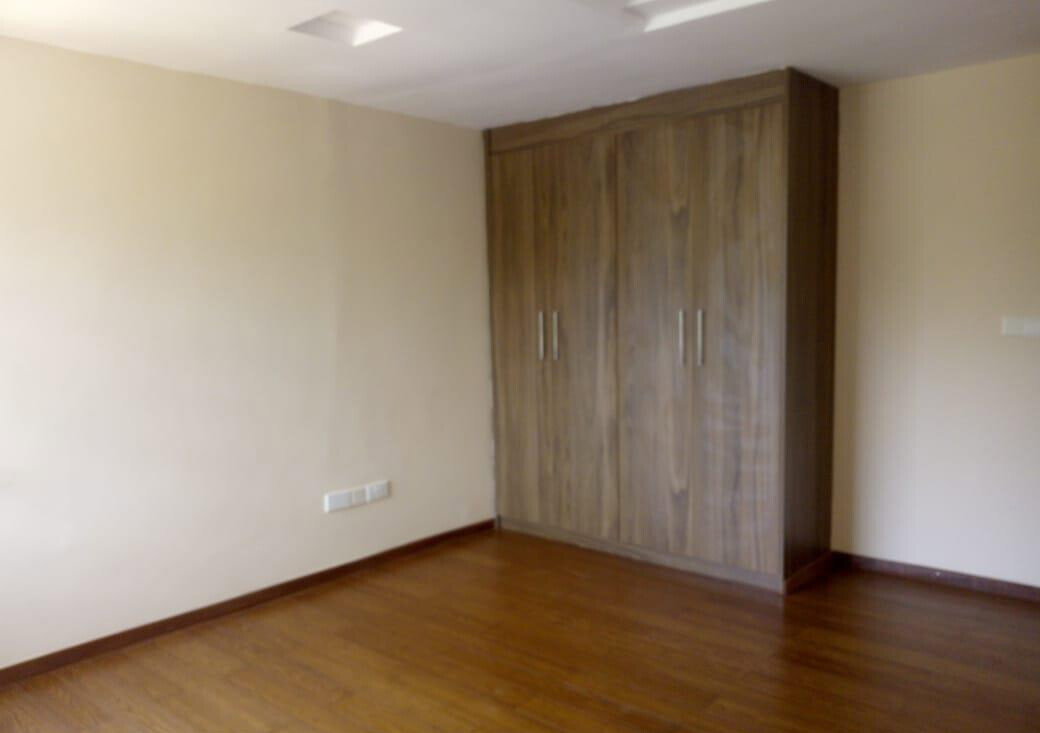 4BR Townhouse with Fireplace & Kitisuru Greens View