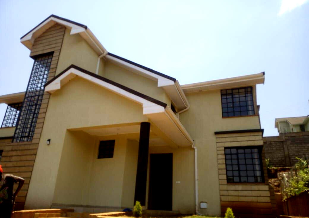4BR Townhouse with Fireplace & Kitisuru Greens View