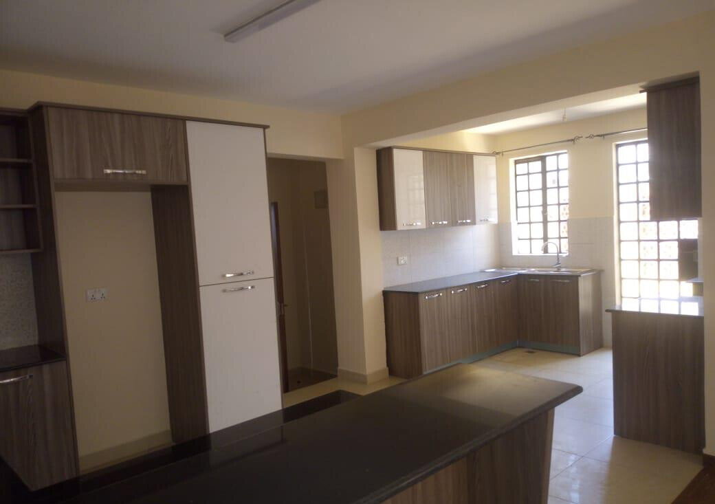 4BR Townhouse with Fireplace & Kitisuru Greens View