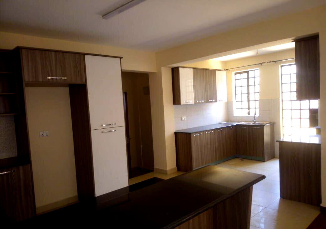 4BR Townhouse with Fireplace & Kitisuru Greens View