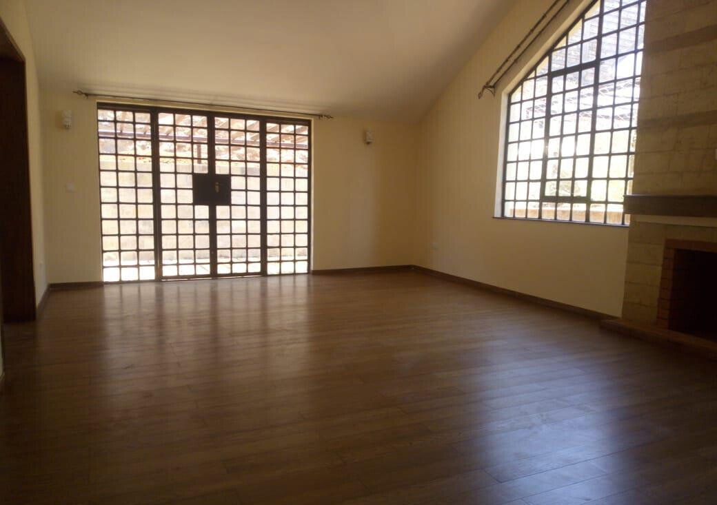 4BR Townhouse with Fireplace & Kitisuru Greens View
