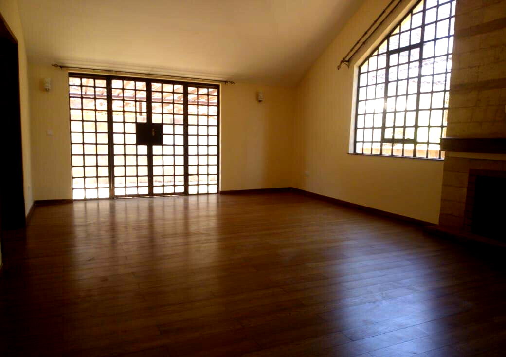 4BR Townhouse with Fireplace & Kitisuru Greens View