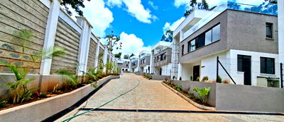 6BR Townhouse with Garden and Parking