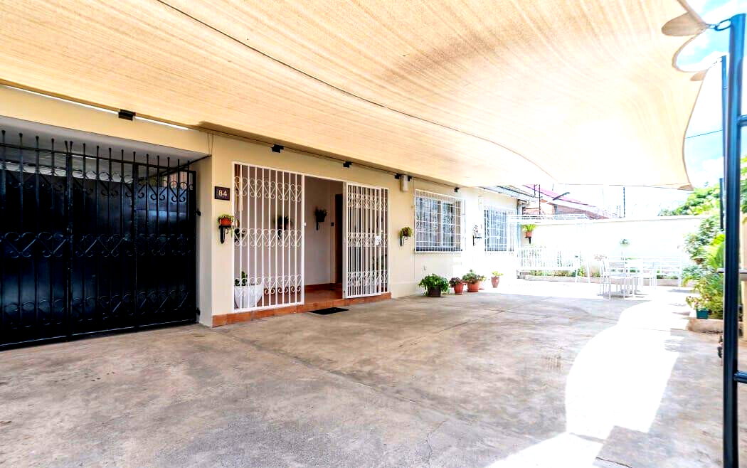 7-Bedroom Family Townhouse with Two Kitchens & DSQ - South C