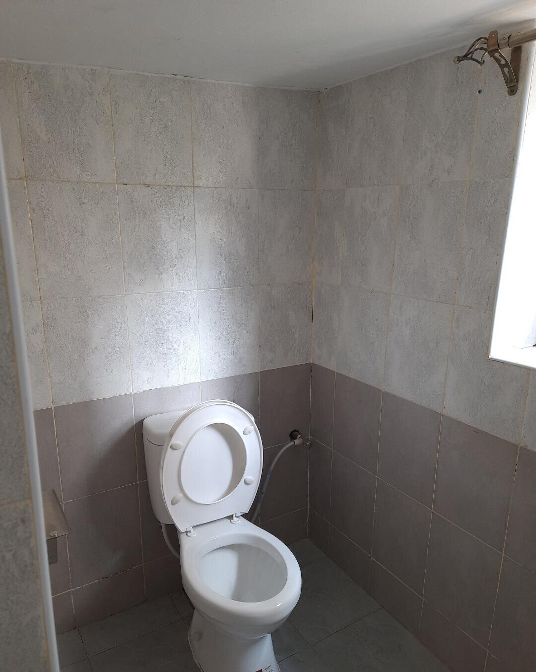 Quarter-Acre 4-Ensuite Townhouse with Rooftop – Kerarapon, Karen
