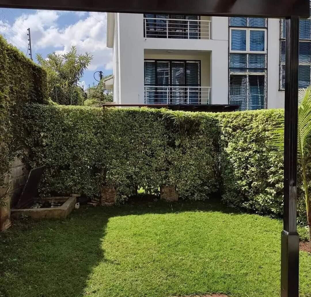 4BR Townhouse with Garden & Parking