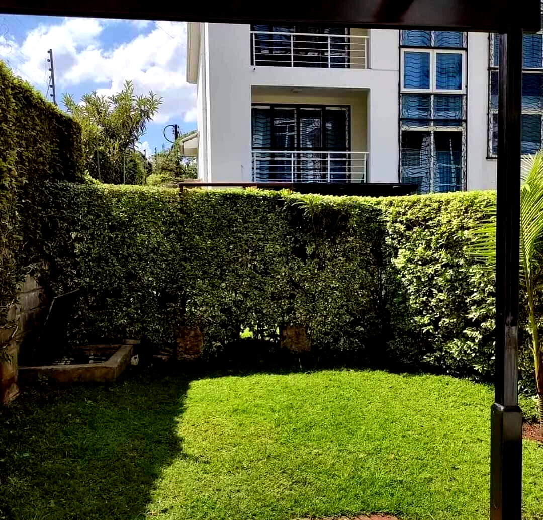 4BR Townhouse with Garden & Parking
