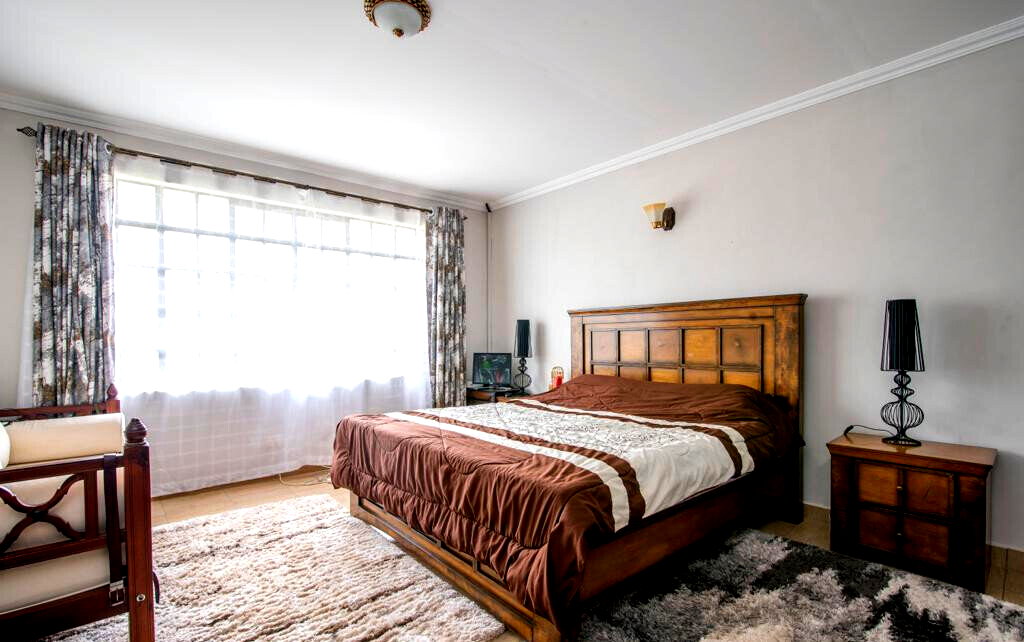 4BR Townhouse with DSQ & Solar Water Heating - Kitengela