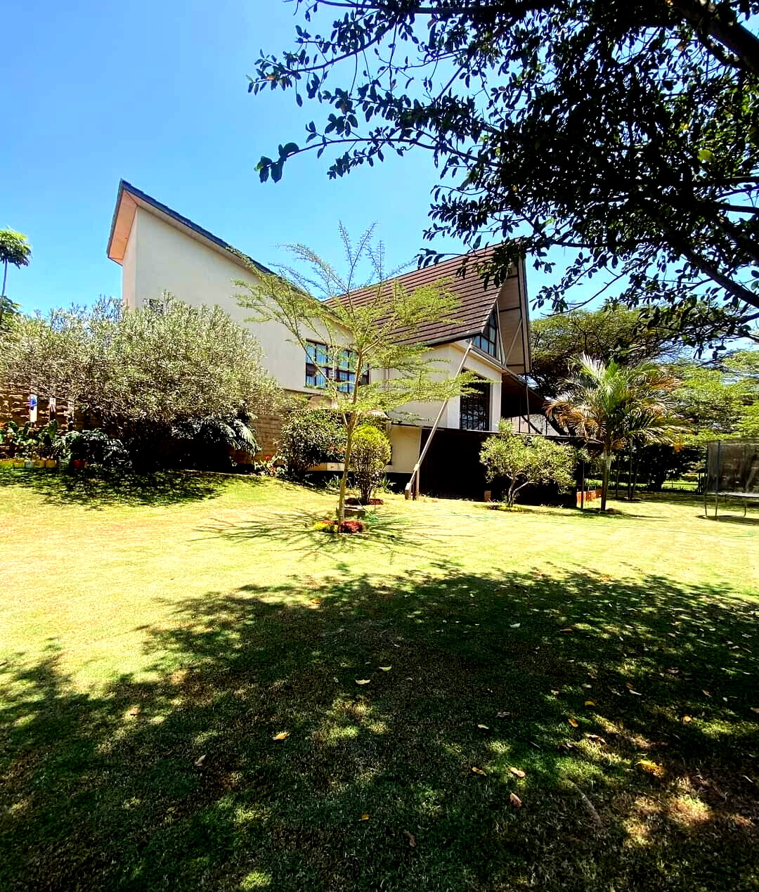 5-Bed Villa with Lake & Clubhouse – Gated Karen Estate