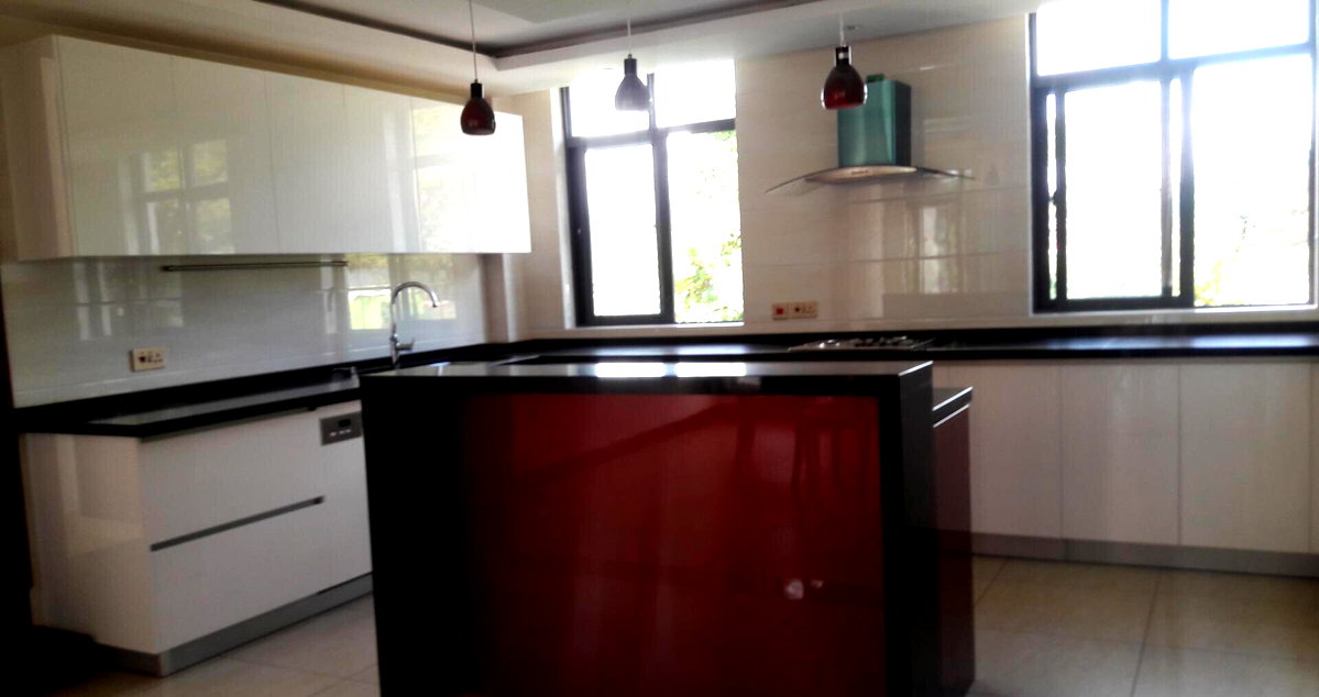 Brand New 5-Ensuite Townhouse with Fireplace & DSQ - Lavington