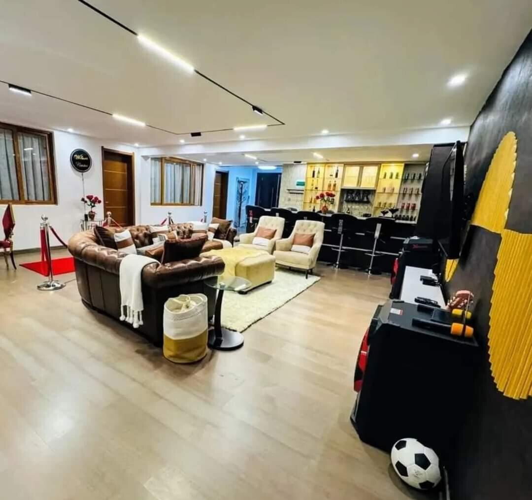 6-Ensuite Smart Home with Panic Room & Lift - Lavington