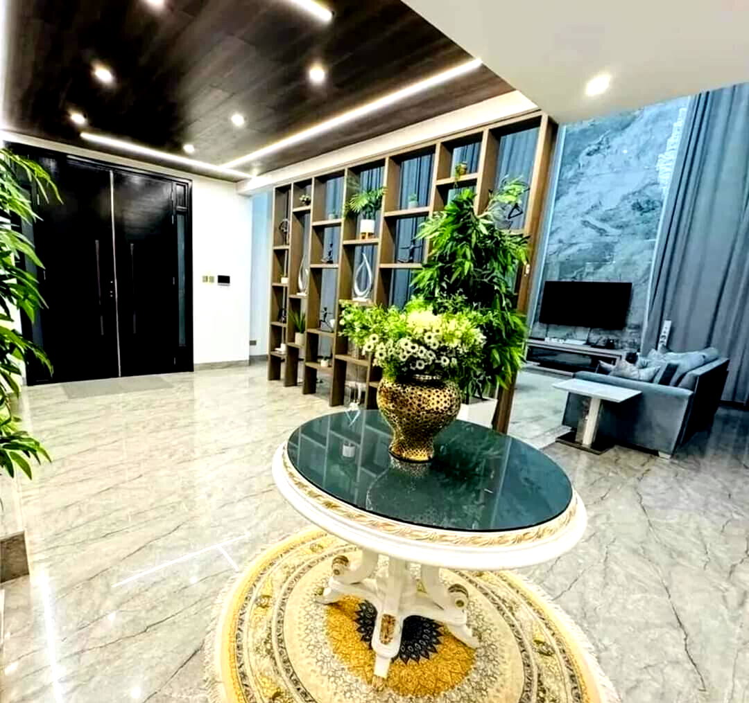 6-Ensuite Smart Home with Panic Room & Lift - Lavington