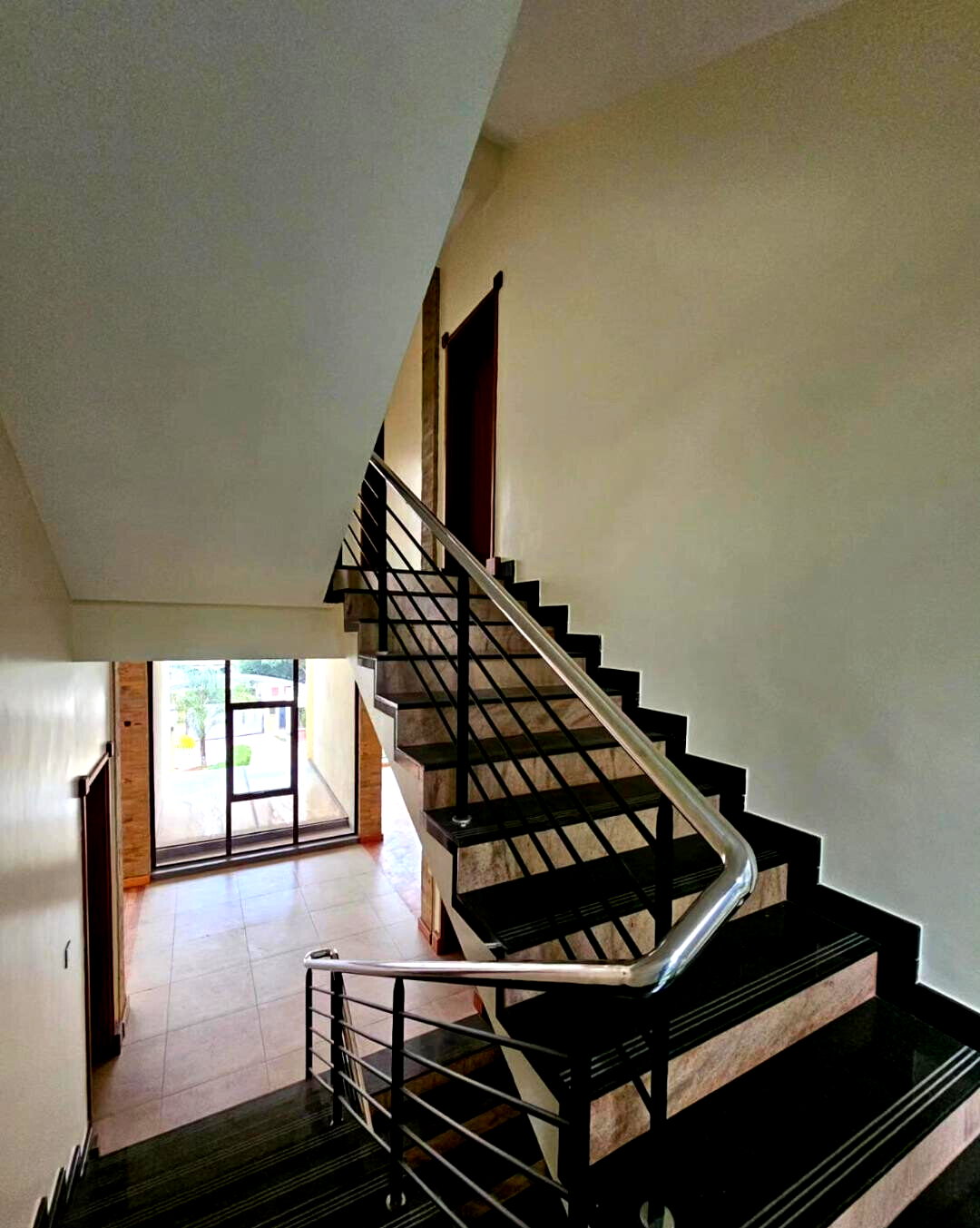 5-Ensuite Townhouse with Rooftop Garden & DSQ - Lavington