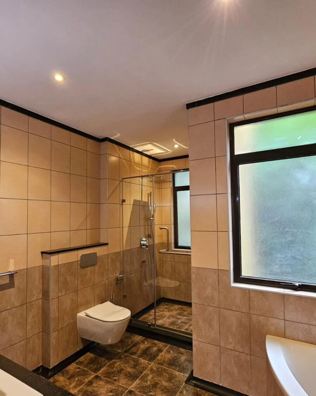 5-Ensuite Townhouse with Rooftop Garden & DSQ - Lavington
