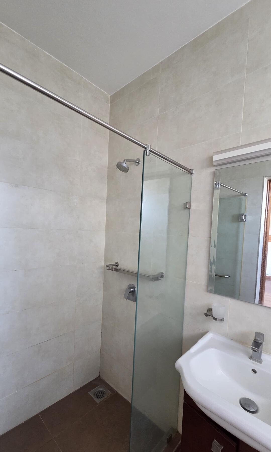 4BR Garden Apartment with Parking
