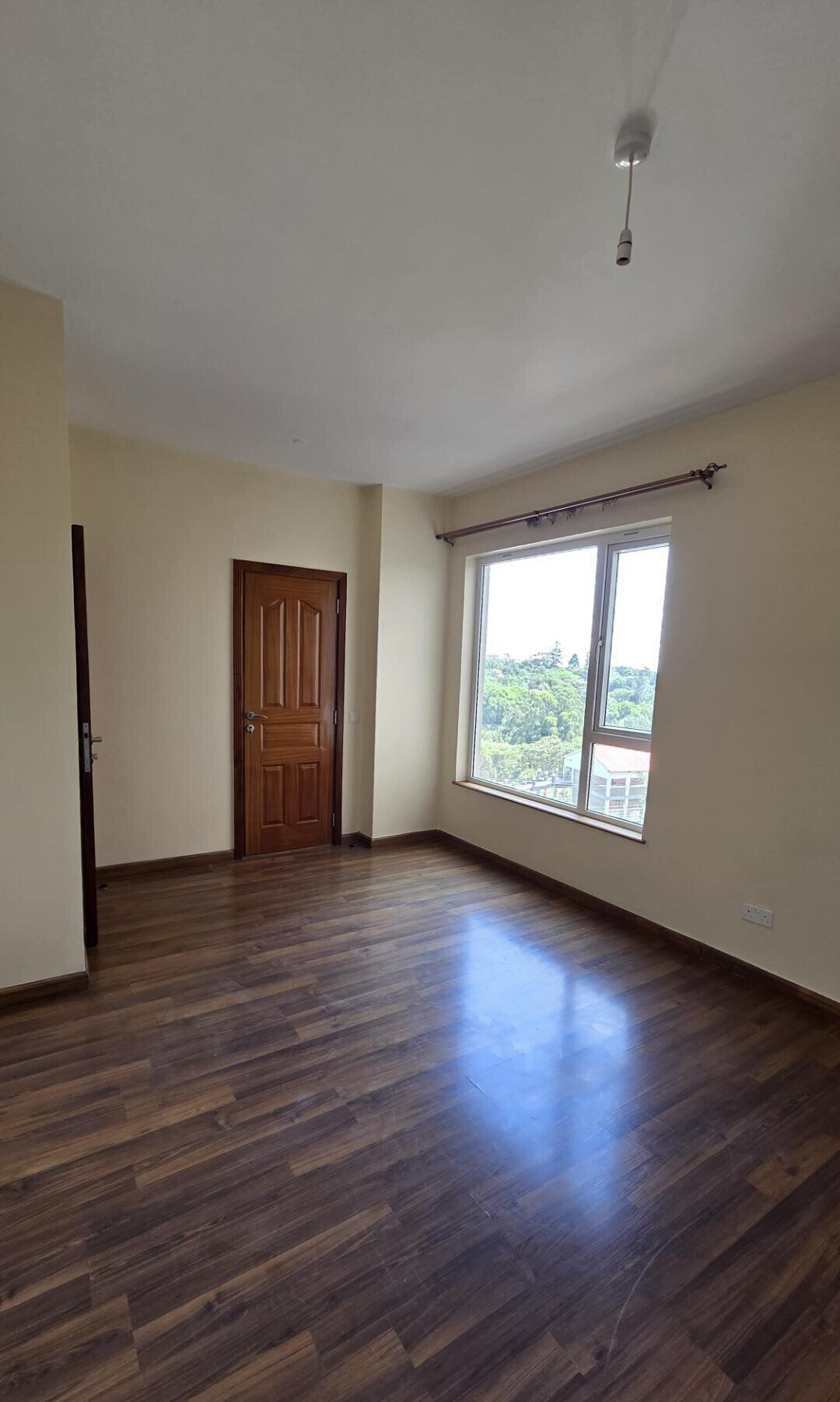 4BR Garden Apartment with Parking