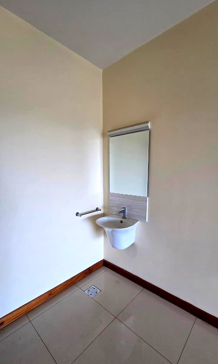 4BR Garden Apartment with Parking
