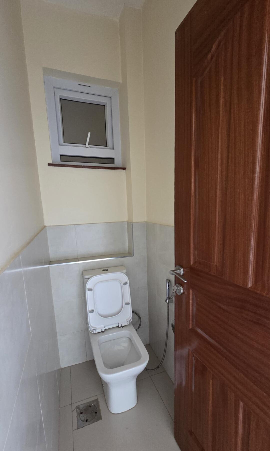 4BR Garden Apartment with Parking