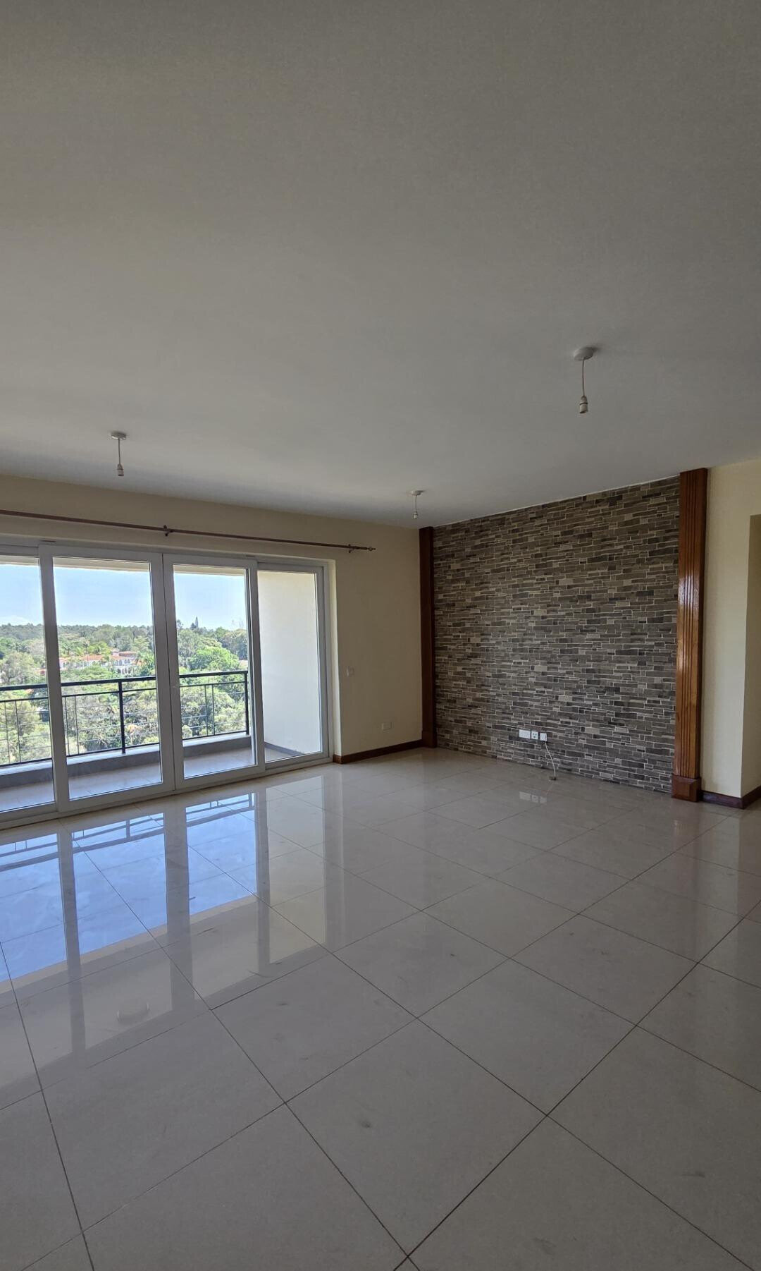 4BR Garden Apartment with Parking