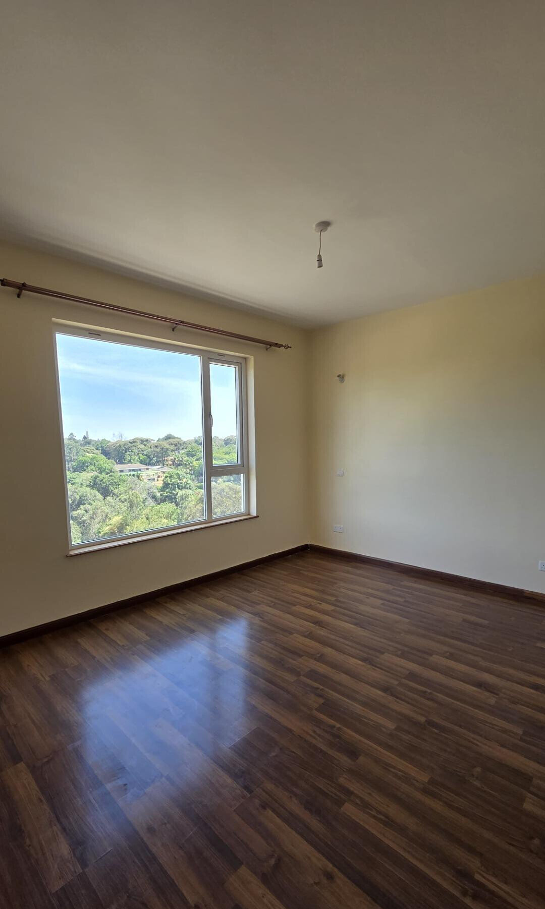4BR Garden Apartment with Parking