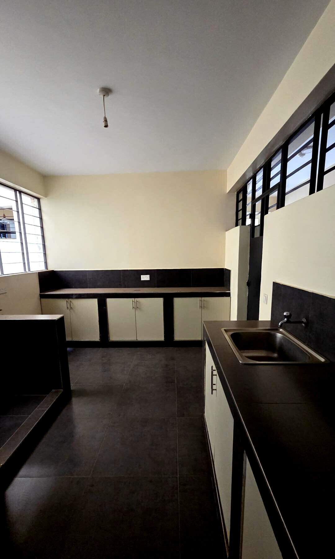 4BR Garden Apartment with Parking
