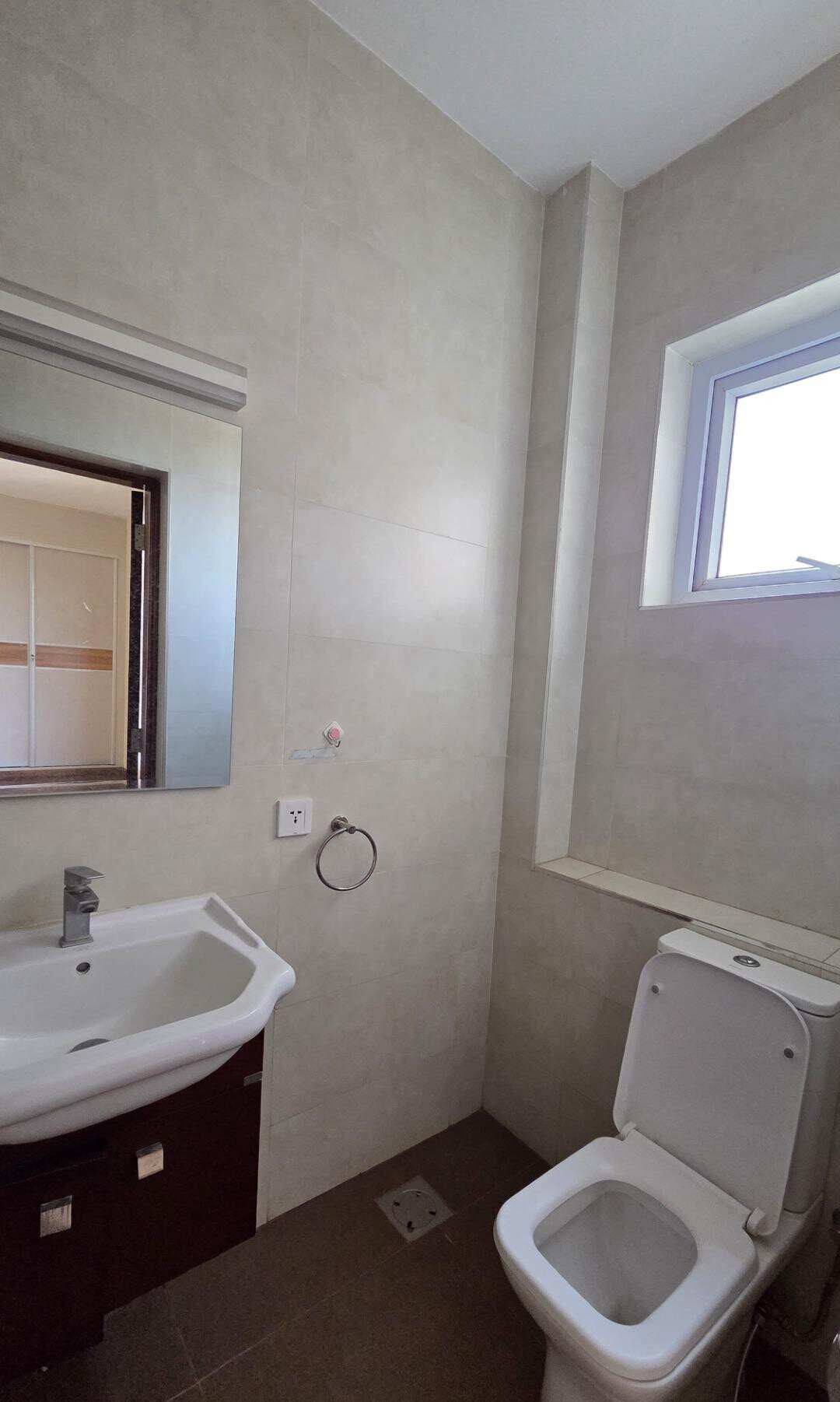 4BR Garden Apartment with Parking