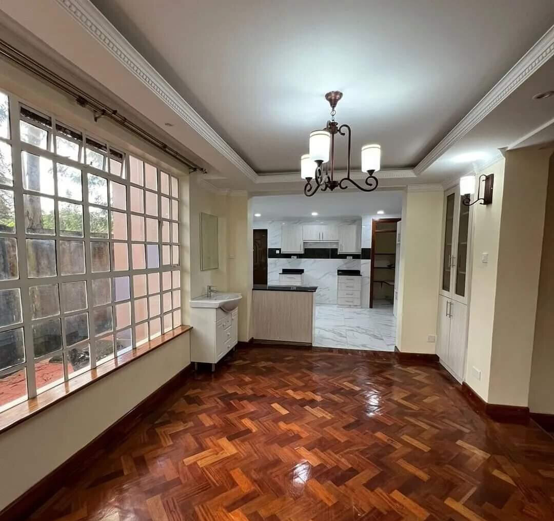 5-Ensuite Townhouse with DSQ & Two TV Rooms - Lavington