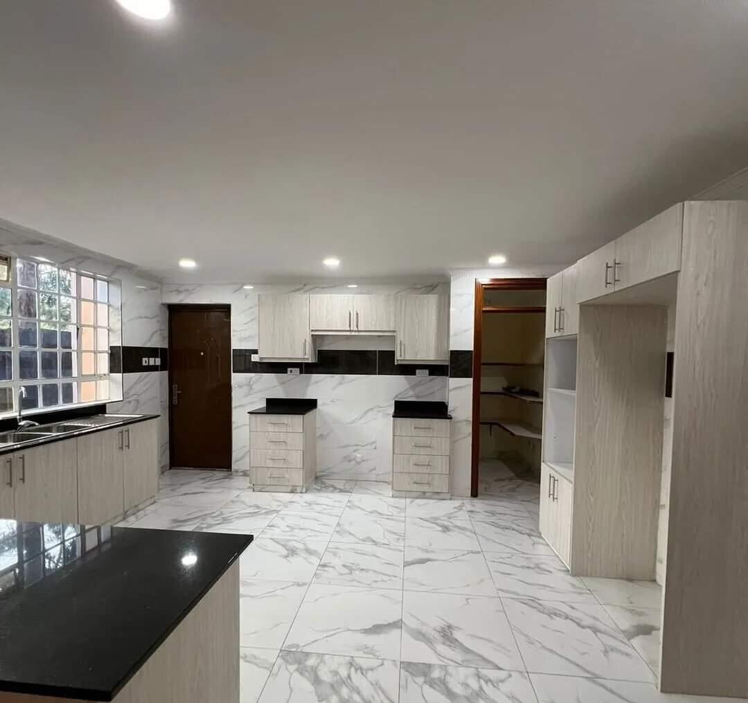 5-Ensuite Townhouse with DSQ & Two TV Rooms - Lavington