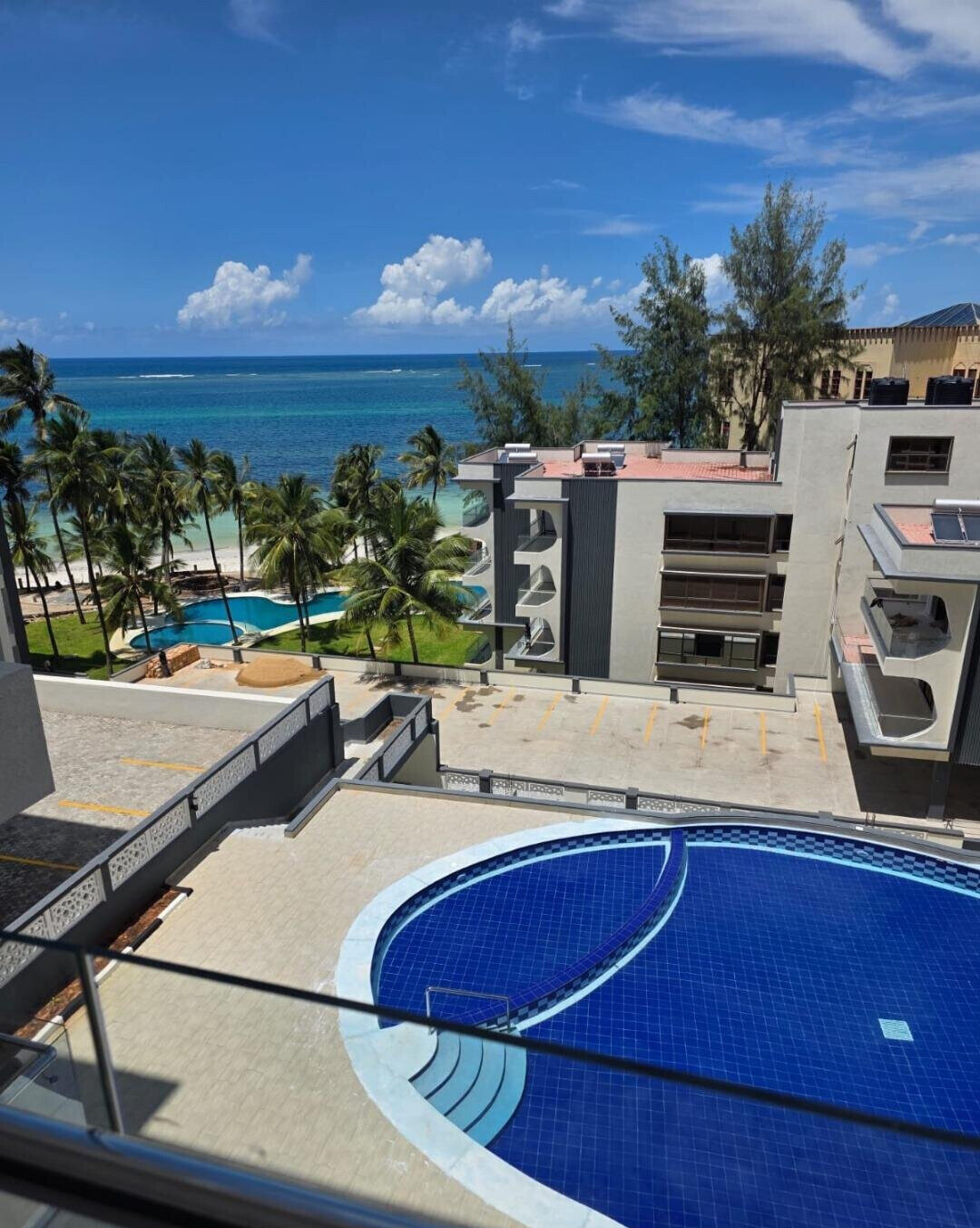 First-Row 3BR All-Ensuite with DSQ & Sea Views - Nyali