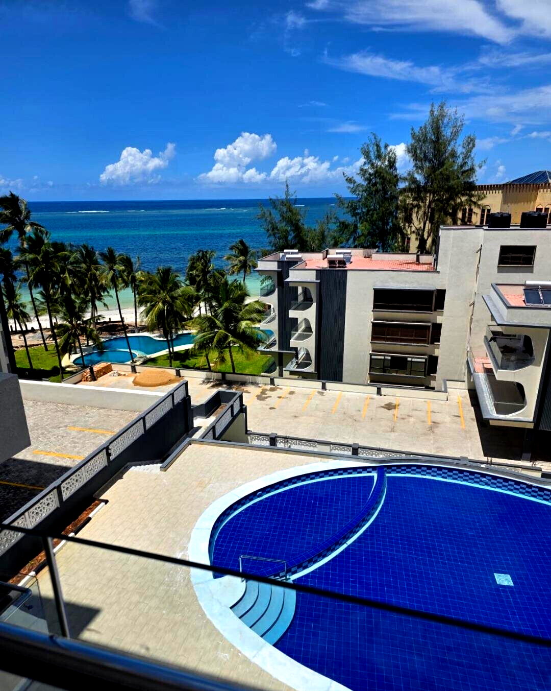 First-Row 3BR All-Ensuite with DSQ & Sea Views - Nyali