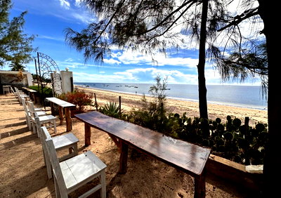 Beachfront Hotel on 3 Acres