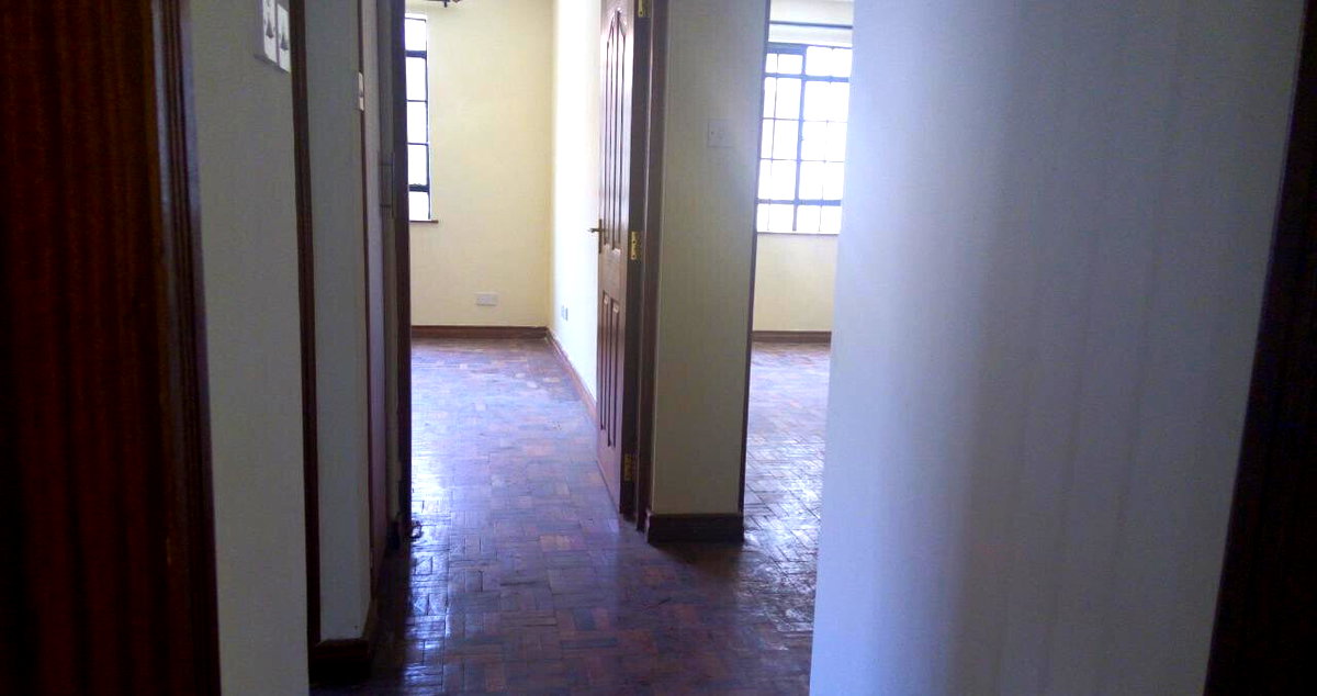 4BR Townhouse with DSQ & Mature Garden - Hurlingham