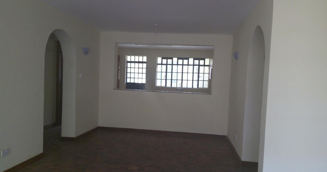 4BR Townhouse with DSQ & Mature Garden - Hurlingham