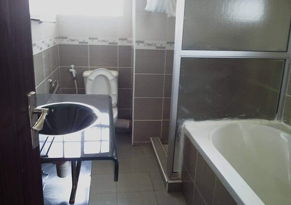 4BR Townhouse with DSQ & Mature Garden - Hurlingham