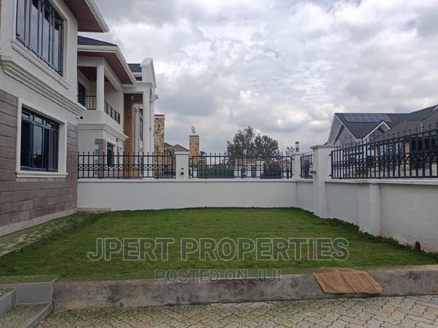 4bdrm Townhouse / Terrace in Paradise Road, Runda for rent