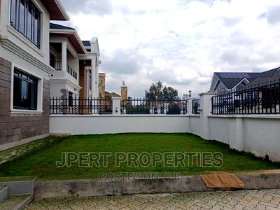4bdrm Townhouse / Terrace in Paradise Road, Runda for rent - Image 12