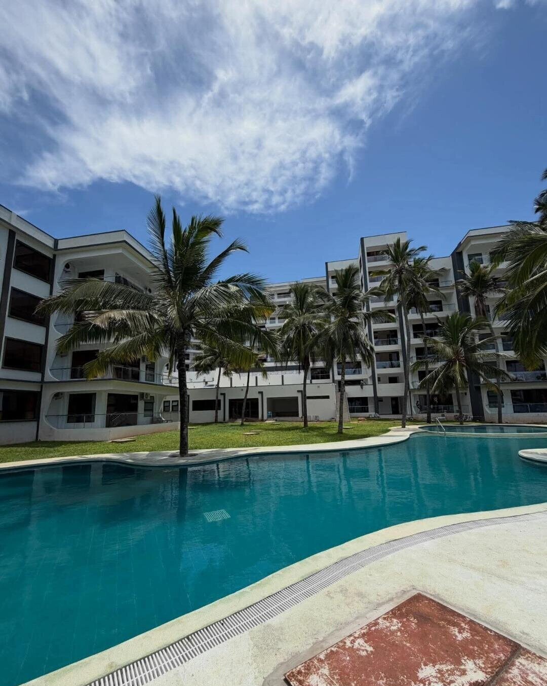 Beachfront 3BR Apartment with Private Beach Access - Nyali