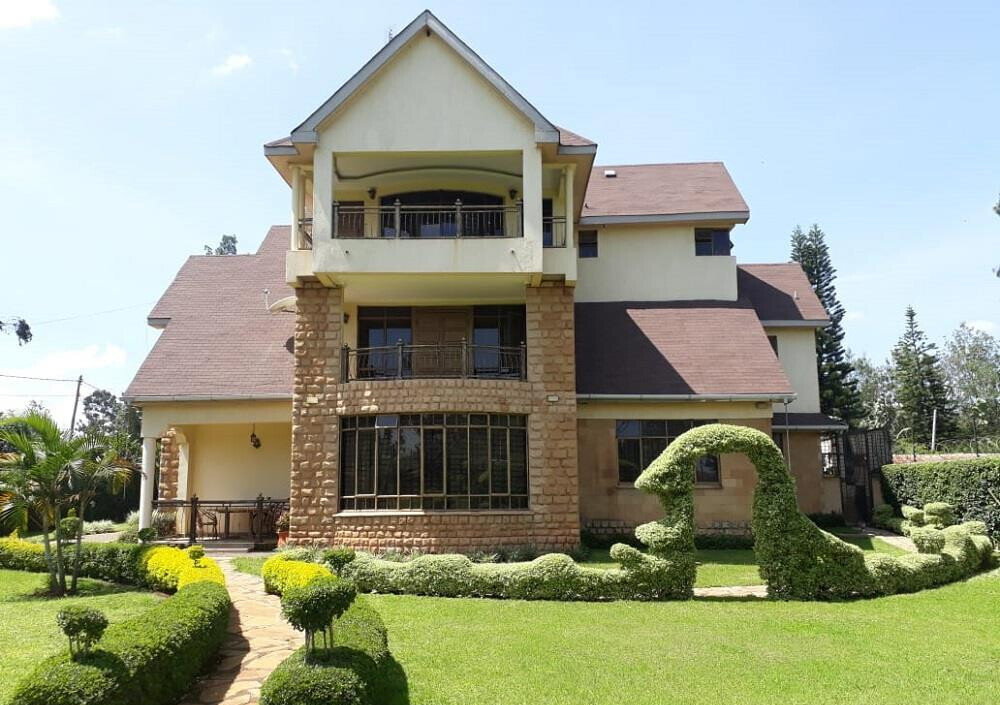 4BR Maisonette with Jacuzzi & Gym - Ridgeways