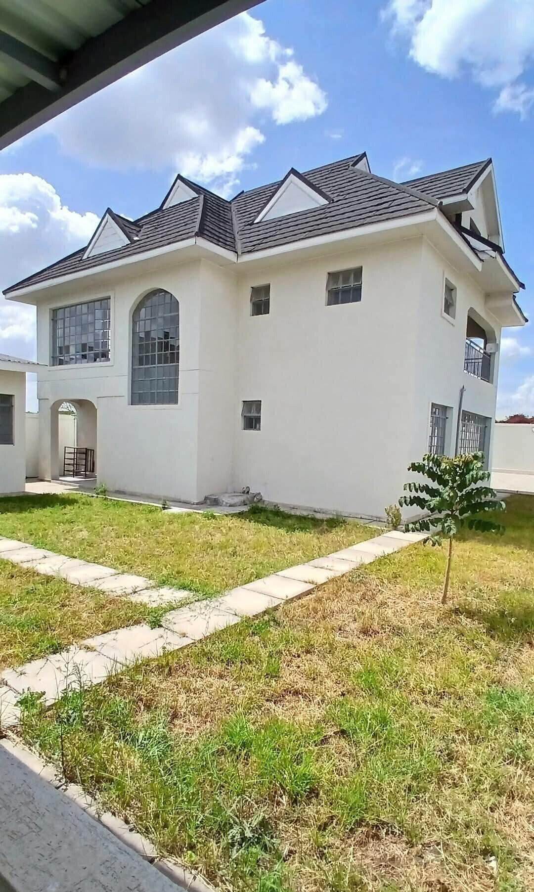 4BR Townhouse with DSQ & Ready Title Deed - Kitengela Gated Court