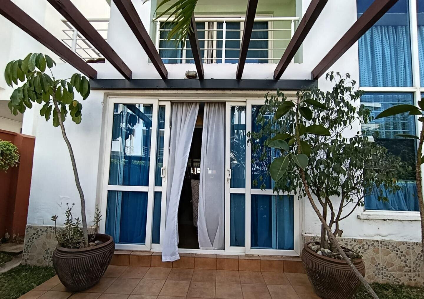 4BR All-Ensuite Townhouse with Fireplace & DSQ - Riara Rd, Nairobi