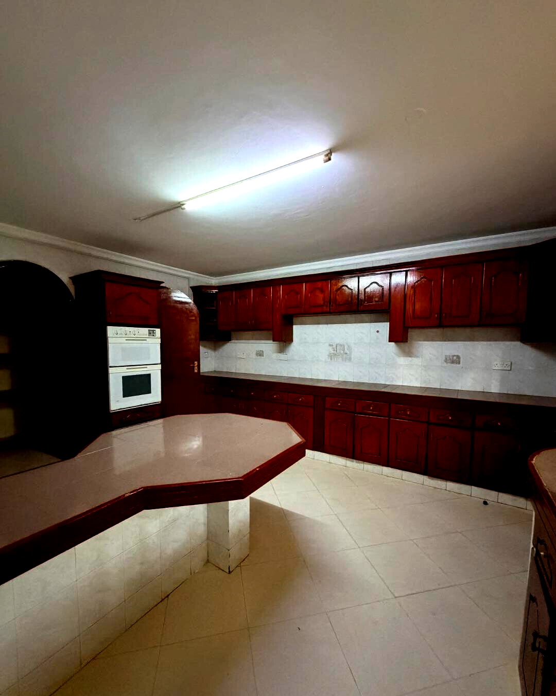 5BR Townhouse with Private Garden & Pool – Riverside, Nairobi