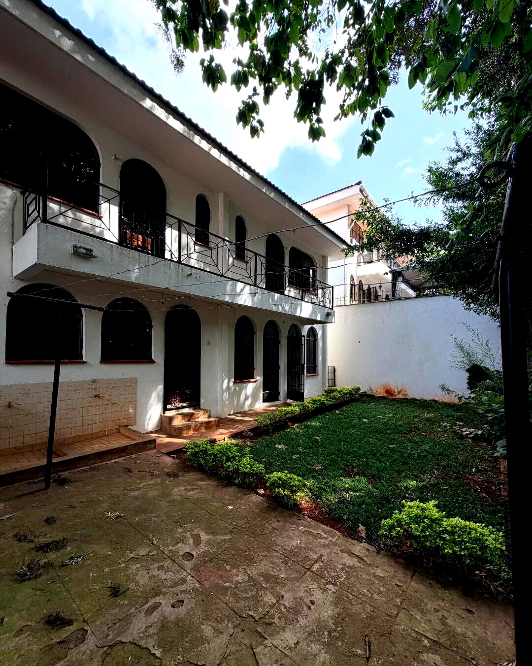 5BR Townhouse with Private Garden & Pool – Riverside, Nairobi