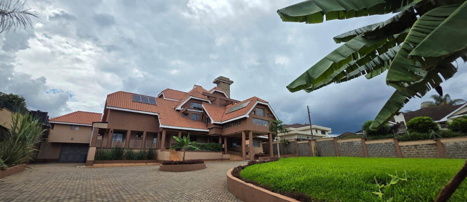 3/4 Acre Runda Mansion at KSh 800K