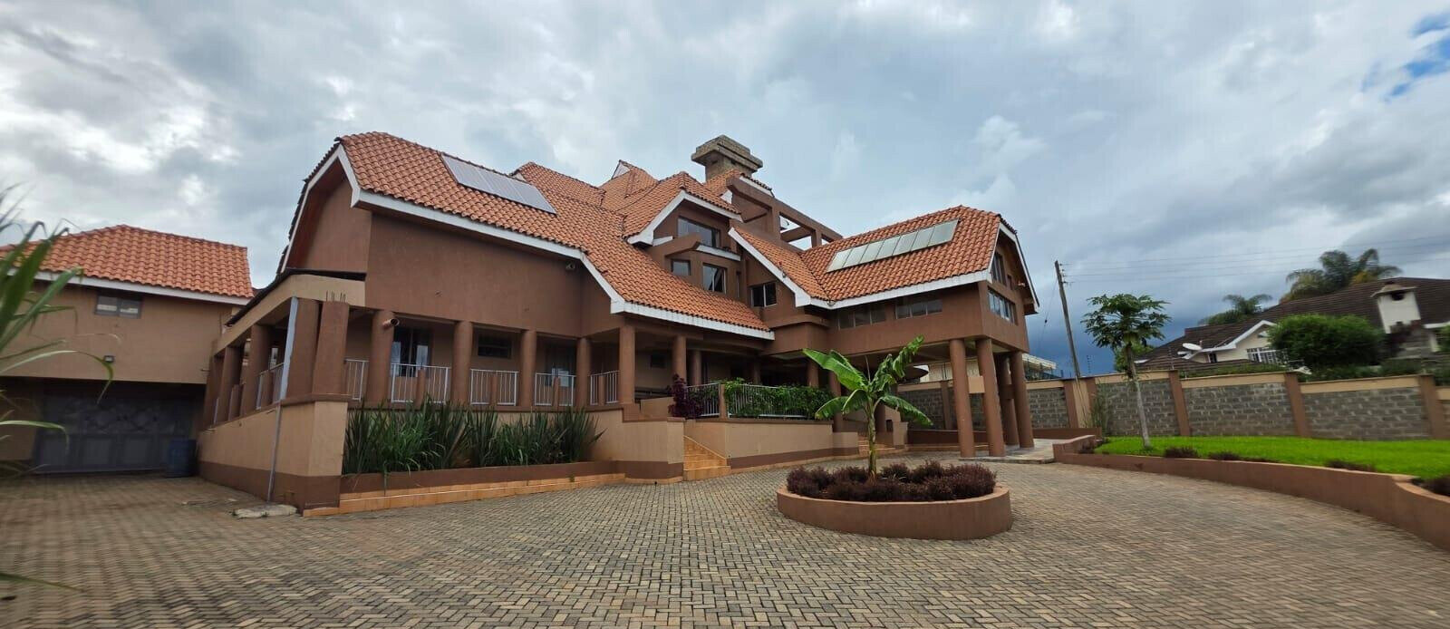 3/4 Acre Runda Mansion at KSh 800K