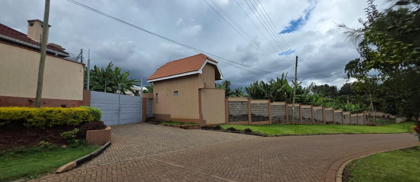 3/4 Acre Runda Mansion at KSh 800K